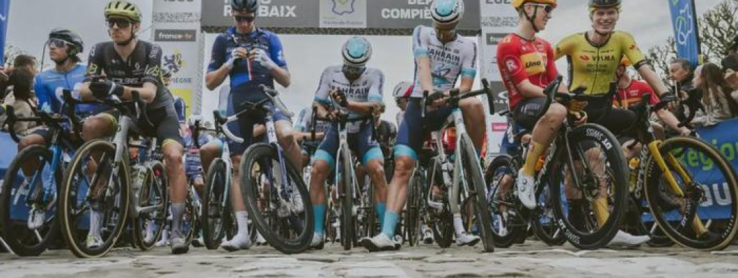 Mathieu van der Poel vinder Paris-Roubaix Classic for tredje gang